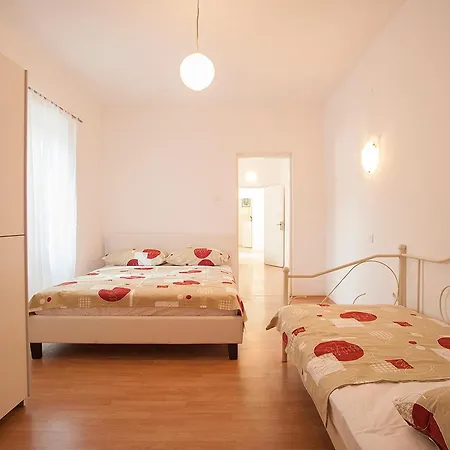 Apartment Dalmatian Garden - Free Parking - Centre Sibenik
