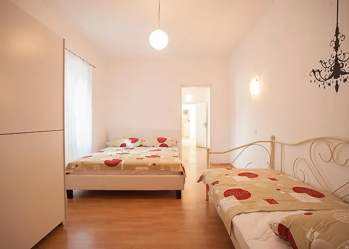 Apartment Dalmatian Garden - Free Parking - Centre Sibenik