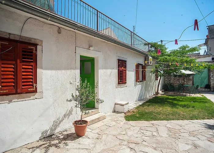 Apartment Dalmatian Garden - Free Parking - Centre Sibenik