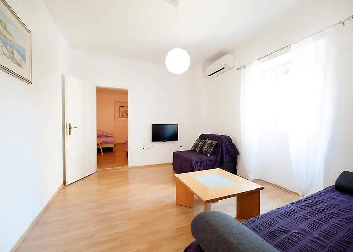 Dalmatian Garden - Free Parking - Centre Apartment *